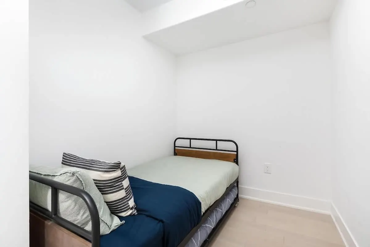 Practical Condo Downtown 3 Beds Uoft Toronto 0*,  Canada