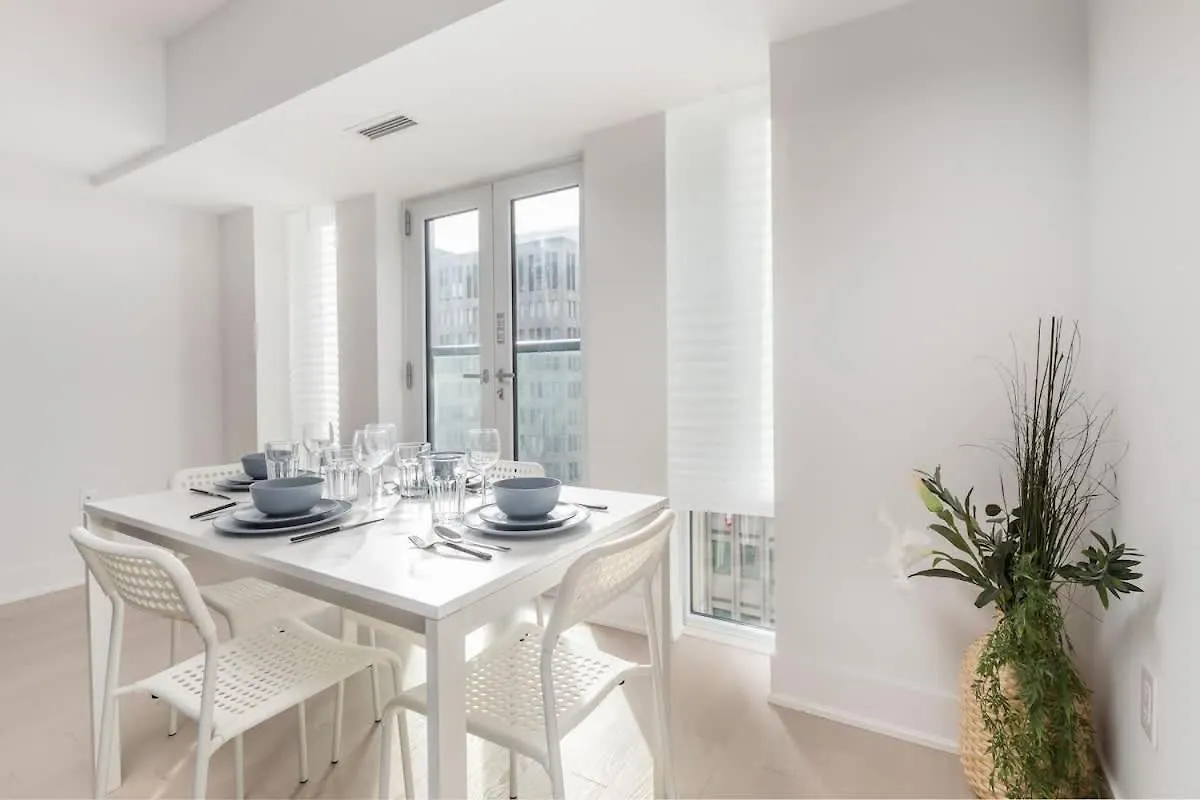Practical Condo Downtown 3 Beds Uoft Toronto Apartment