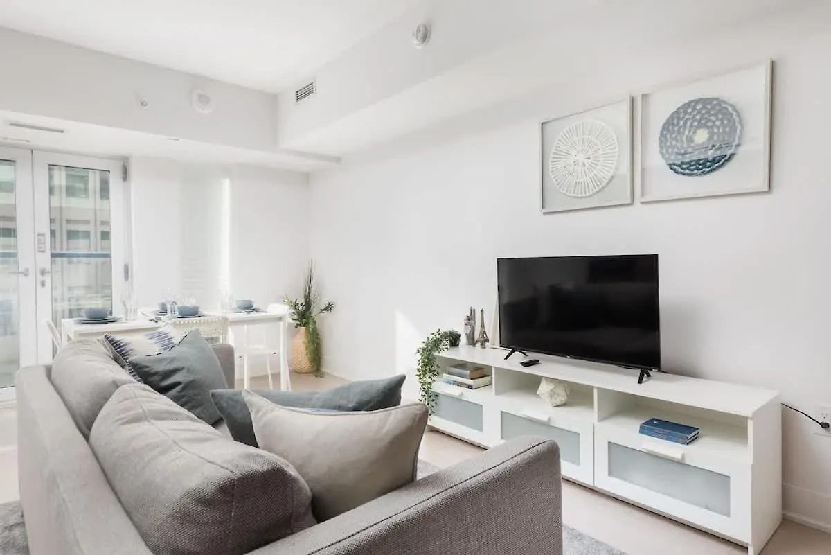 Practical Condo Downtown 3 Beds Uoft Toronto 0*,